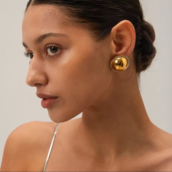 ◾️18K Gold Plated Bling Cubic Zirconia Round Big Stud Earrings - Picture 3 of 15